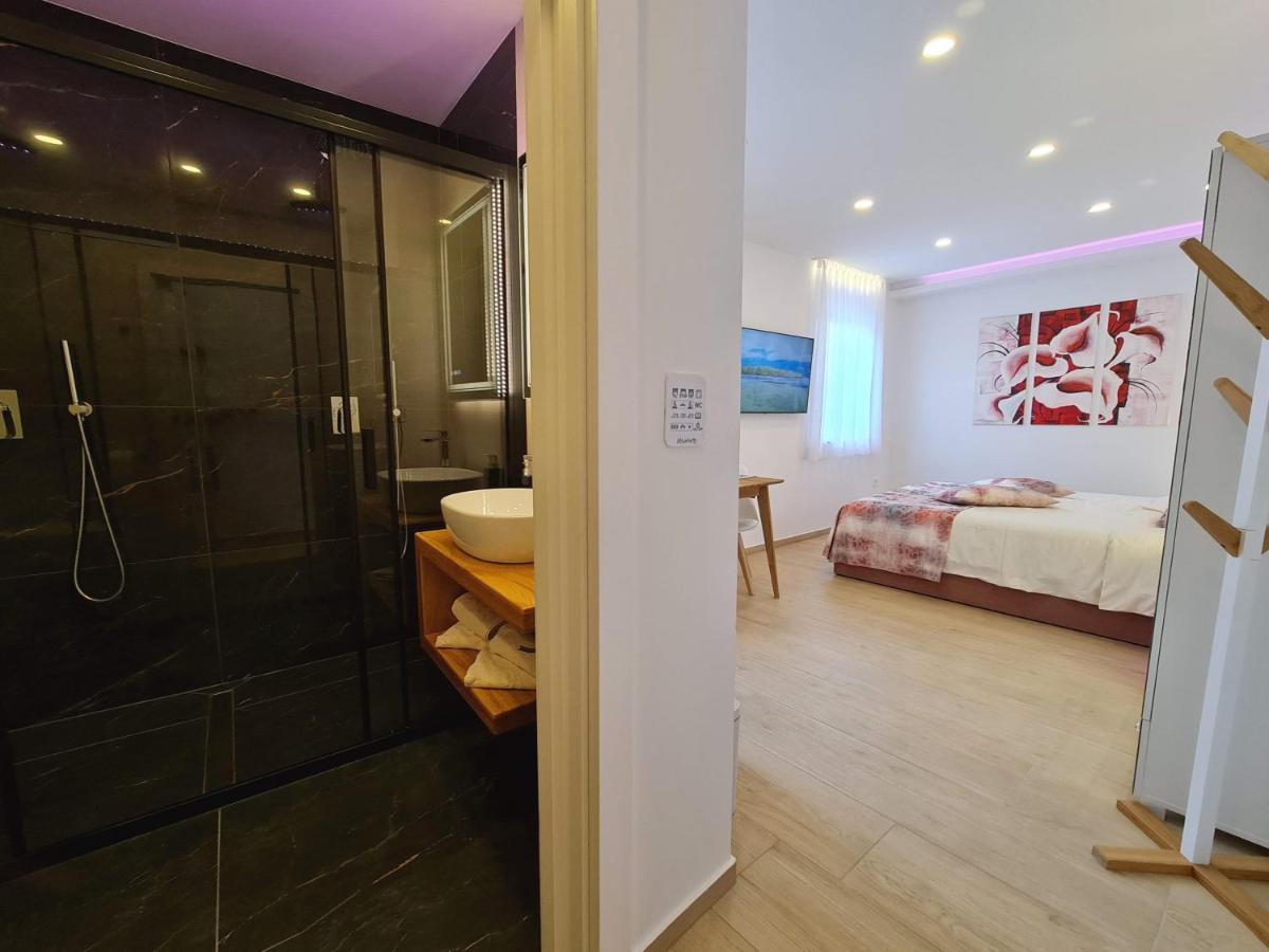 Restaurant & Apartments Getaway Pri Kobalu Випава Экстерьер фото