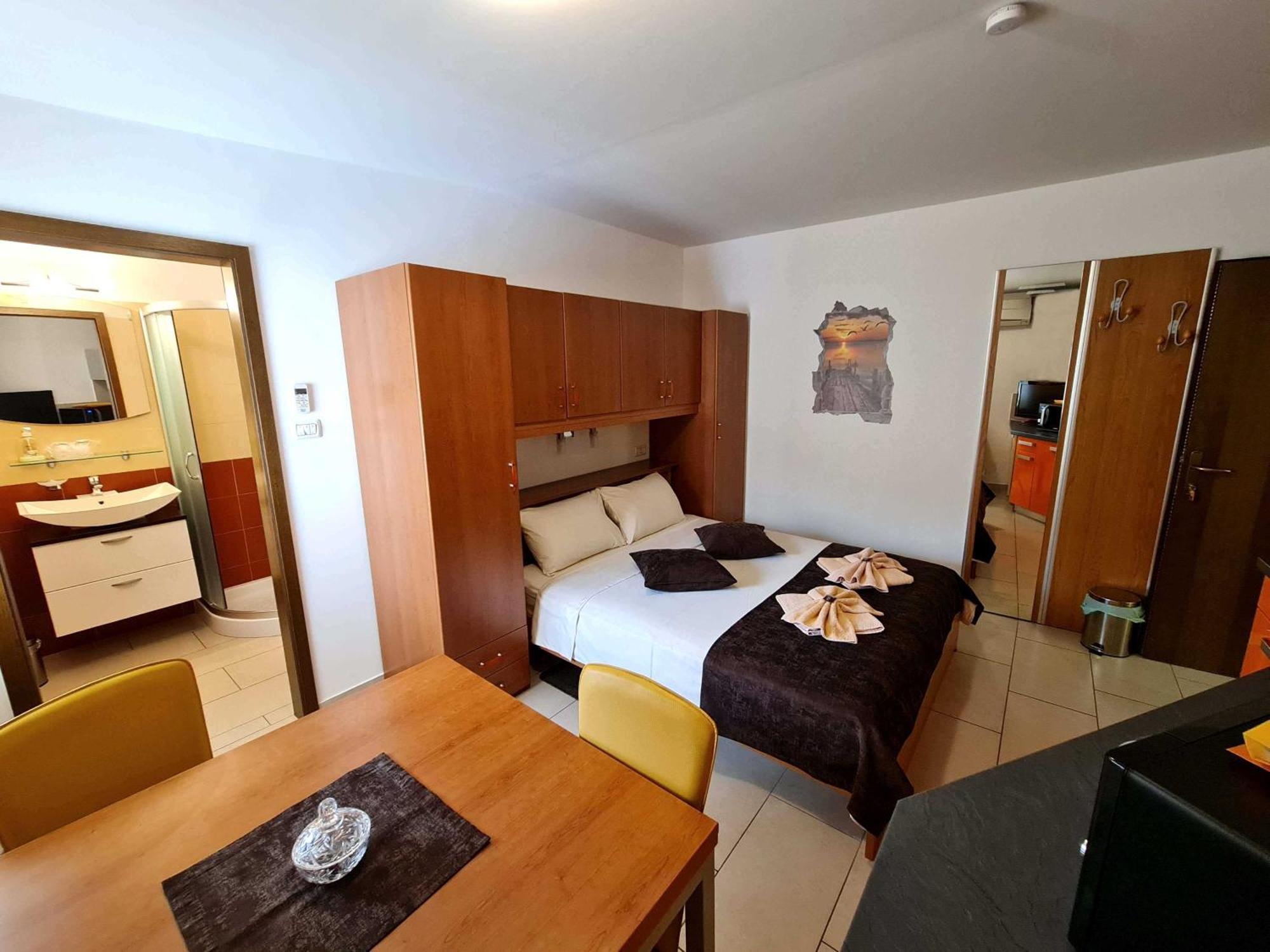 Restaurant & Apartments Getaway Pri Kobalu Випава Номер фото